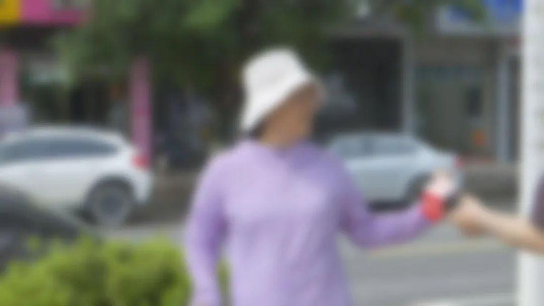 DƬ